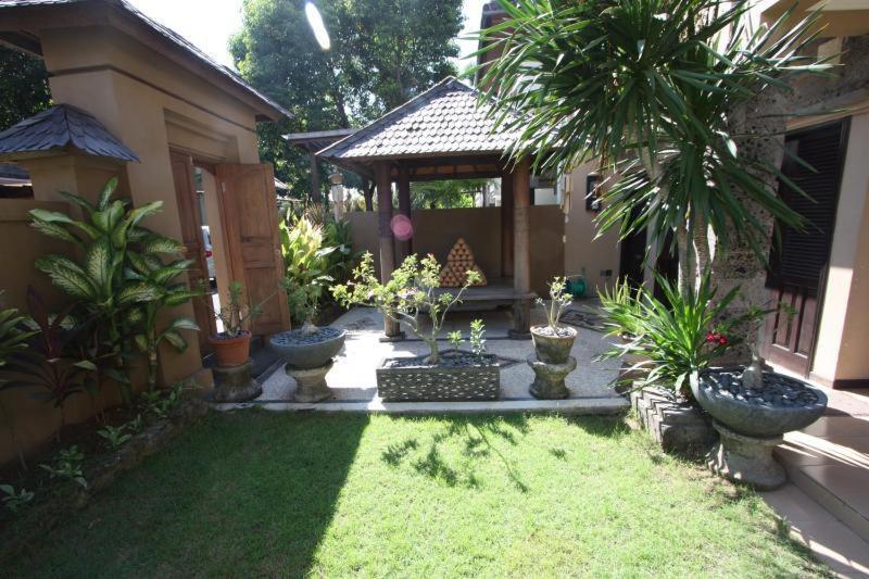 Indah Kuta Royal - Private Pool - Optic Fiber High Speed Internet Villa Kuta Lombok
